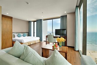 Yarra Ocean Suite Danang