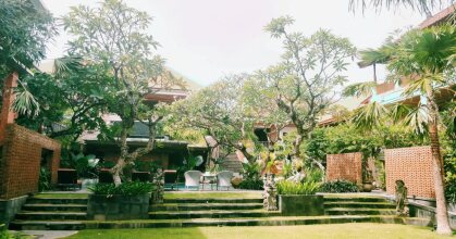 Fourteen Roses Boutique Hotel Legian