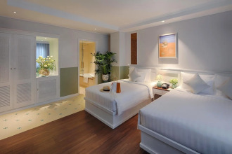 Au Lac Charner Hotel