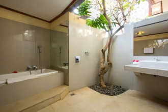 Arya Amed Beach Resort