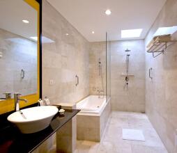 Legian Beach Hotel