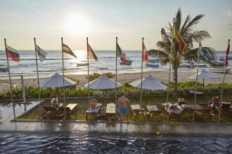 Coral Sands Hotel