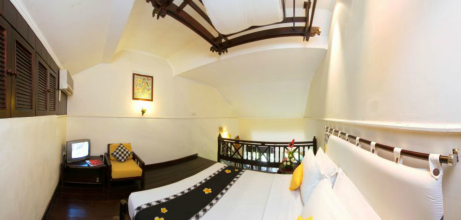 Legian Beach Hotel