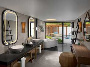 Crowne Plaza Phu Quoc Starbay