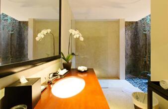 Kayumanis Sanur / Villas & Spa