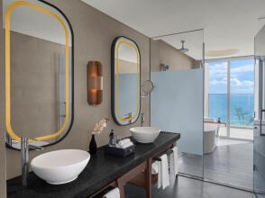 Crowne Plaza Phu Quoc Starbay
