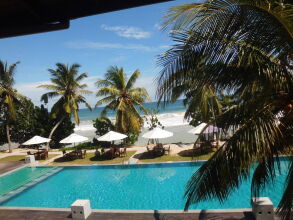 Paradise Beach Club