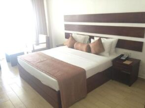 Avenra Beach Hikkaduwa