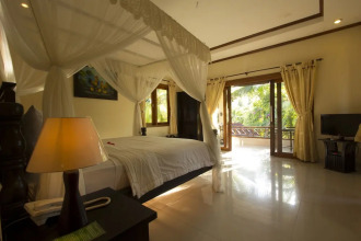 Arya Amed Beach Resort