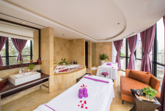Caravelle Hotel