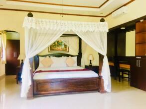 Arya Amed Beach Resort