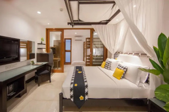 Legian Beach Hotel