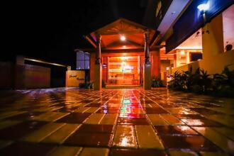 Grand Vatika Resort