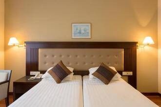 Devon Hotel