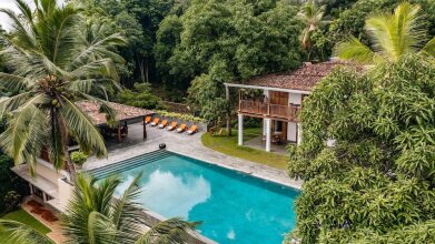 Luxurious 07 Bedroom Hilltop Villa With Private Gym