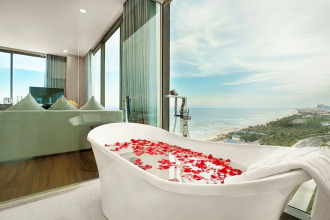 Yarra Ocean Suite Danang
