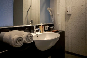 Fourteen Roses Boutique Hotel Legian