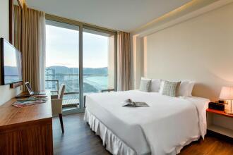 A La Carte Da Nang Beach