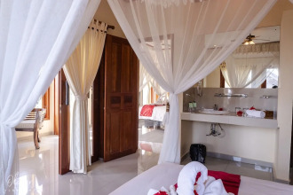 Arya Amed Beach Resort
