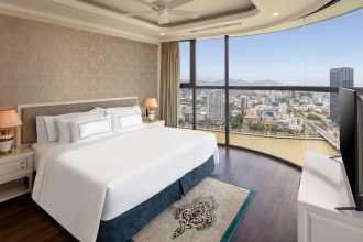 Melia Vinpearl Danang Riverfront