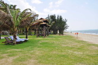 Sandhills Beach Resort & Spa