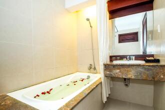Romana Resort & Spa