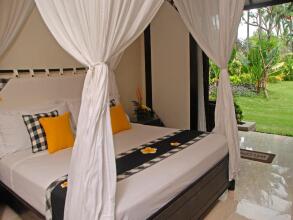 Legian Beach Hotel