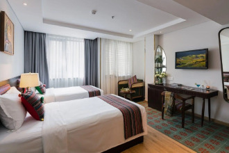 Au Lac Legend Hotel