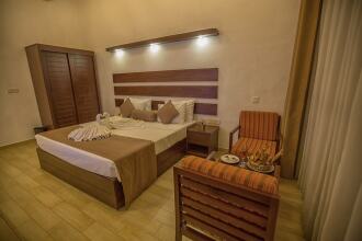 Avenra Beach Hikkaduwa