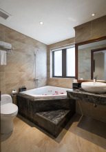 Monarque Hotel Danang