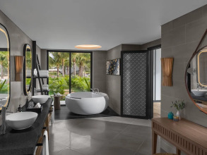 Crowne Plaza Phu Quoc Starbay