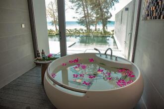 Crowne Plaza Phu Quoc Starbay