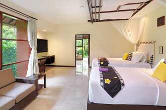 Legian Beach Hotel