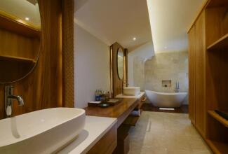 Japa Suites & Villas