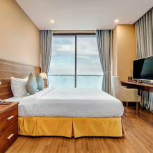 Yarra Ocean Suite Danang