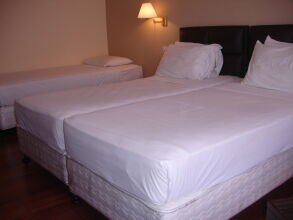 Devon Hotel