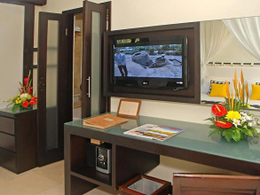 Legian Beach Hotel