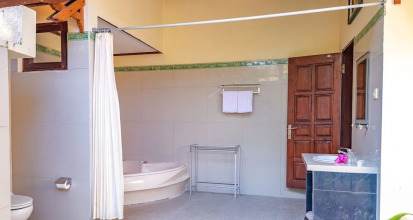 Arya Amed Beach Resort