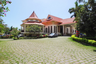 Golden Coast Resort & Spa
