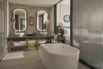 Crowne Plaza Phu Quoc Starbay