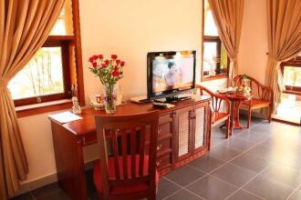 Sandhills Beach Resort & Spa