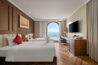 Golden Lotus Luxury Hotel Danang