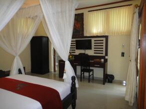 Arya Amed Beach Resort