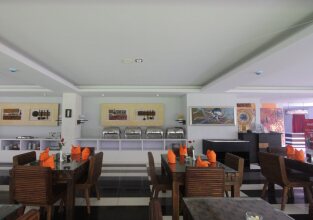Fourteen Roses Boutique Hotel Legian