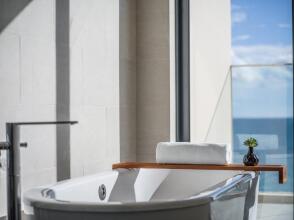 Crowne Plaza Phu Quoc Starbay