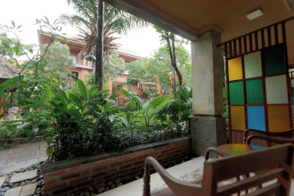 Fourteen Roses Boutique Hotel Legian