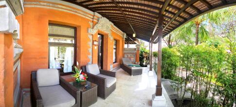Legian Beach Hotel