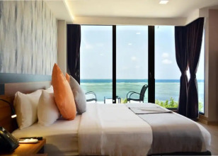 Triton Prestige Seaview & Spa