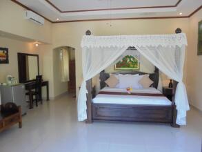 Arya Amed Beach Resort