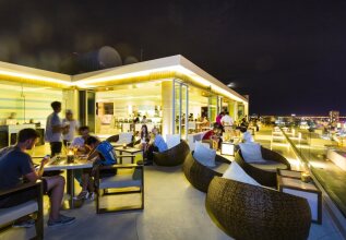 A La Carte Da Nang Beach
